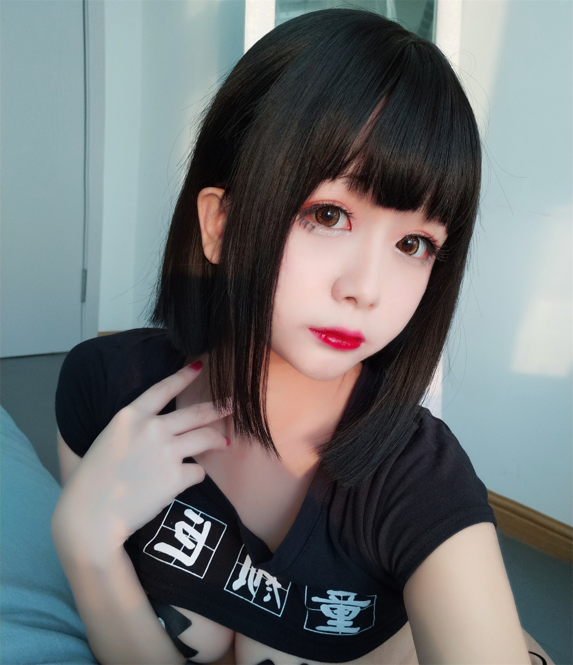 动漫博主@日奈娇 - 童颜巨乳 [28P/75MB]