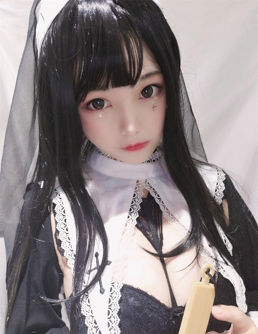 [微博少女]蜜汁猫裘 - 修女 [25P/52MB]