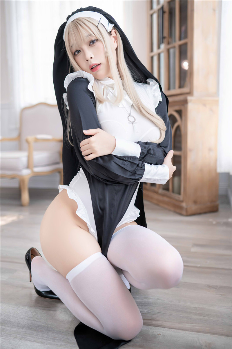 白烨 被xx的修女 [77P-143MB]