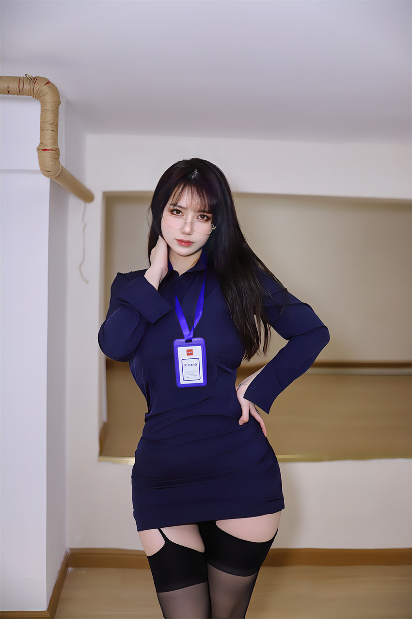 Tina很妖孽呀 NO.019 职业装秘书[44P-398MB]