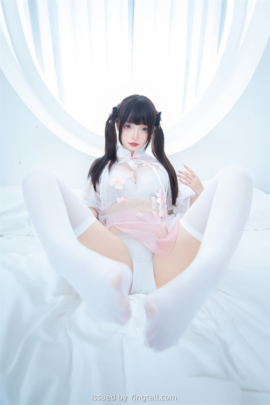 神楽坂真冬 蜜桃雪糕 [75P2V-420MB]